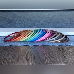 Set Of 20 Vintage Rainbow Lucite Plastic Bangle Bracelets